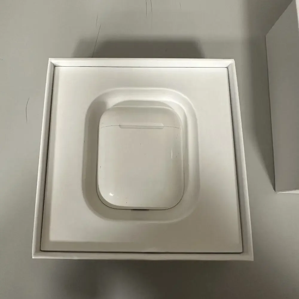 Apple Wireless Charging Case for Airpods Model A1938 1st-2nd Gen White
